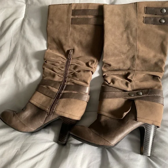 Fergalious brown boots - Picture 2 of 4